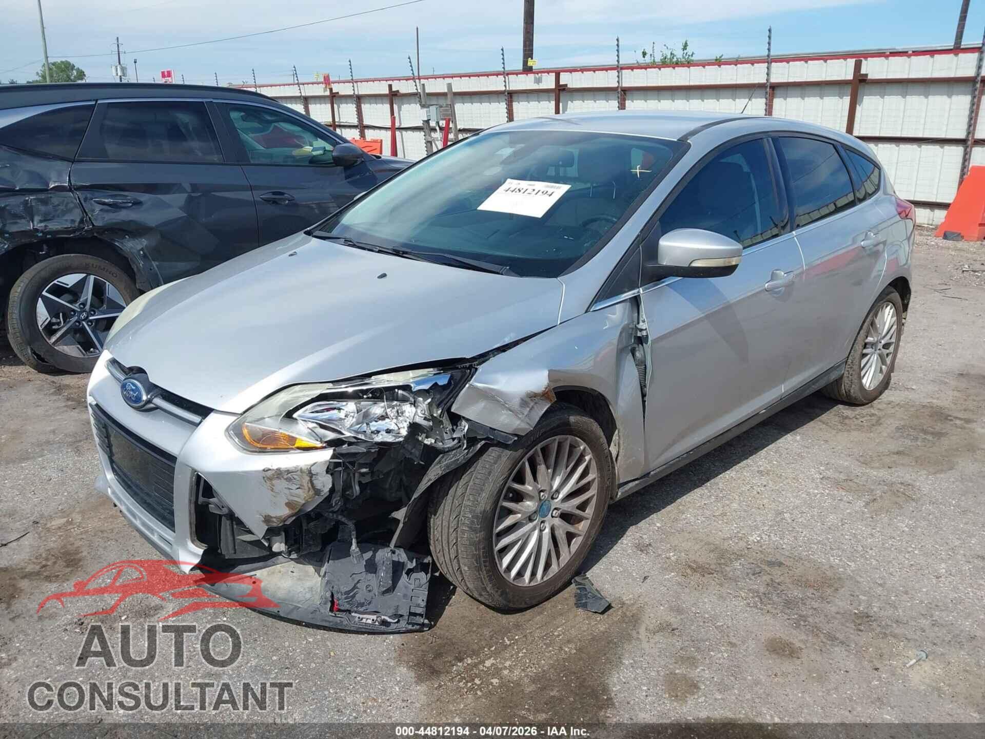 FORD FOCUS 2012 - 1FAHP3M25CL134913