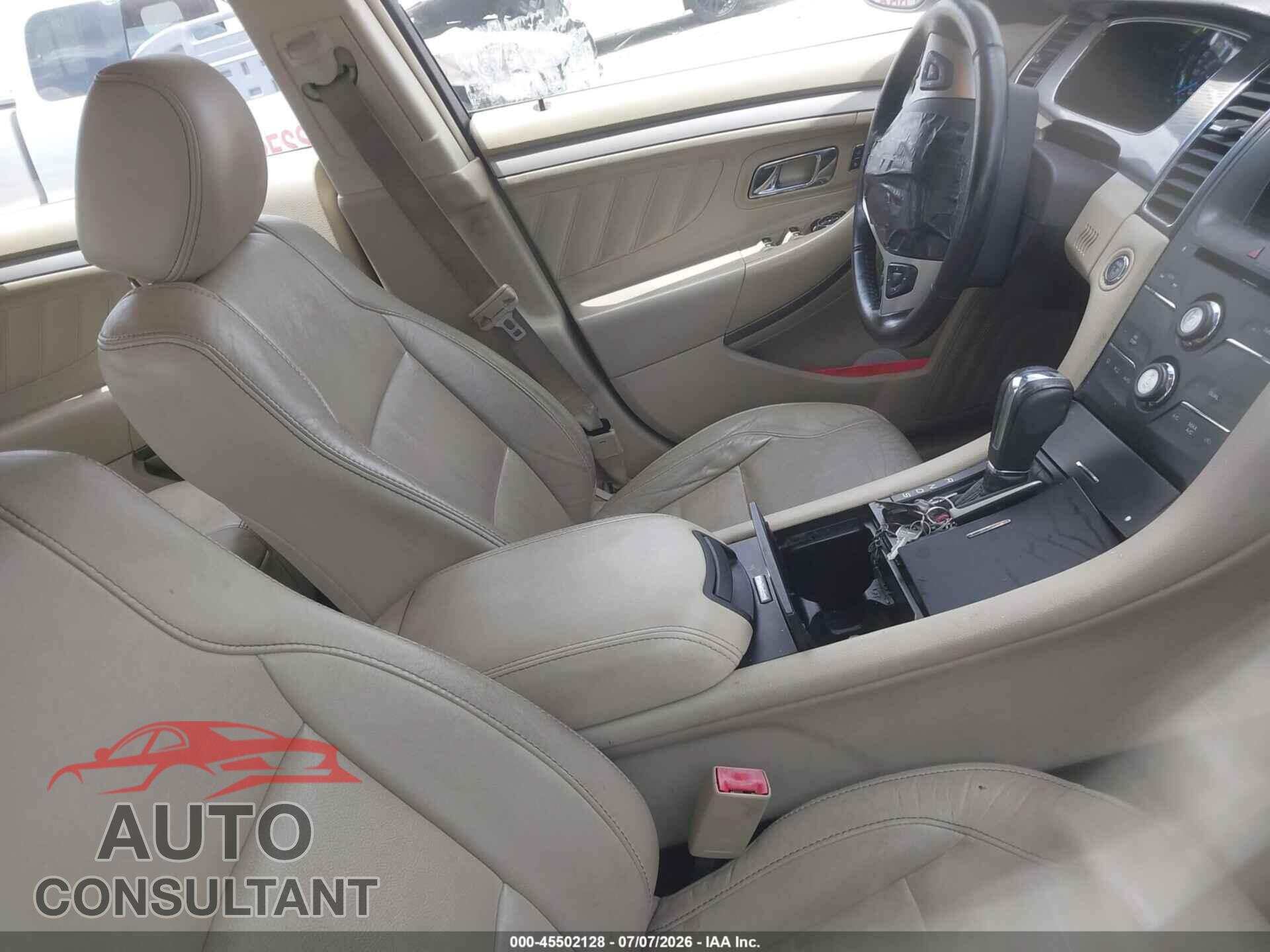 FORD TAURUS 2015 - 1FAHP2E82FG148004