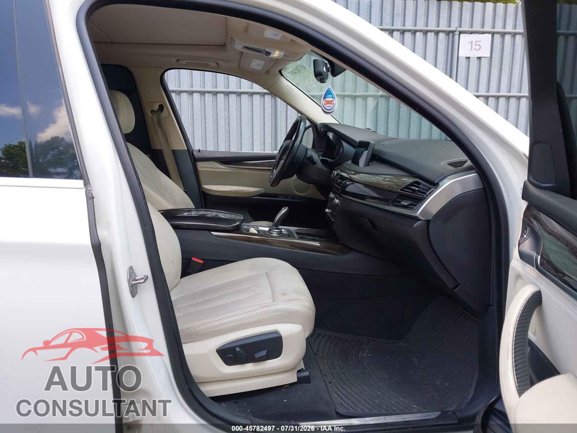 BMW X5 2014 - 5UXKR0C51E0C28362