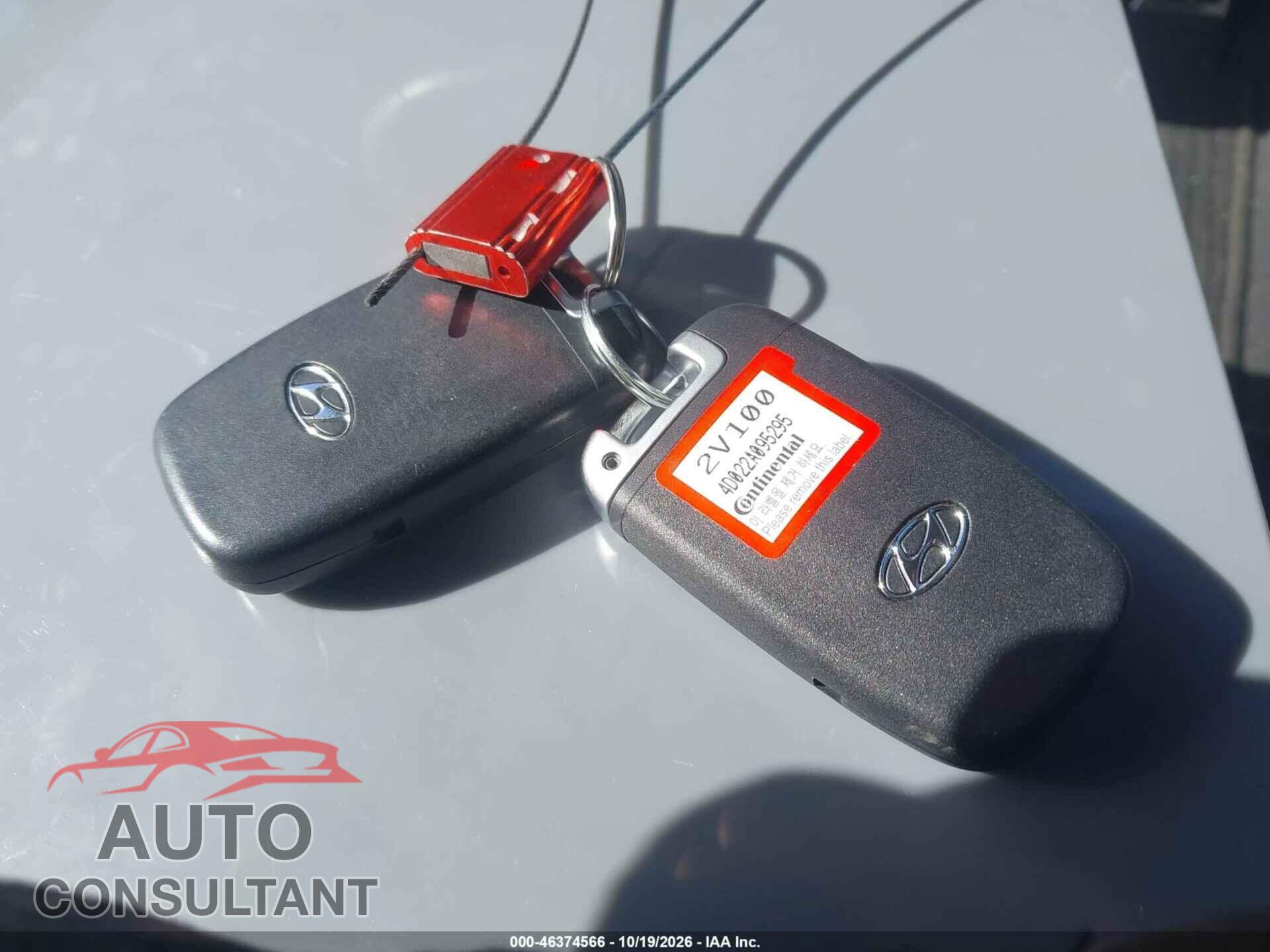 HYUNDAI VELOSTER 2013 - KMHTC6AE2DU117624