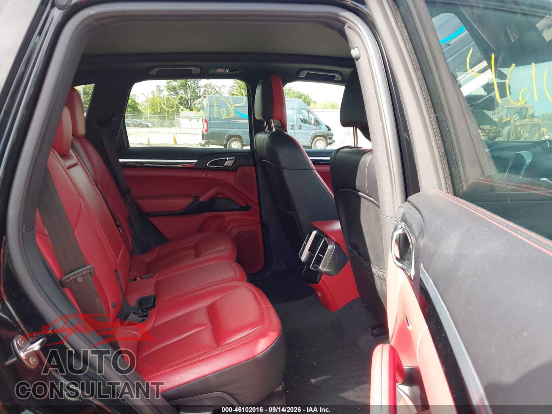 PORSCHE CAYENNE 2016 - WP1AA2A29GKA10052