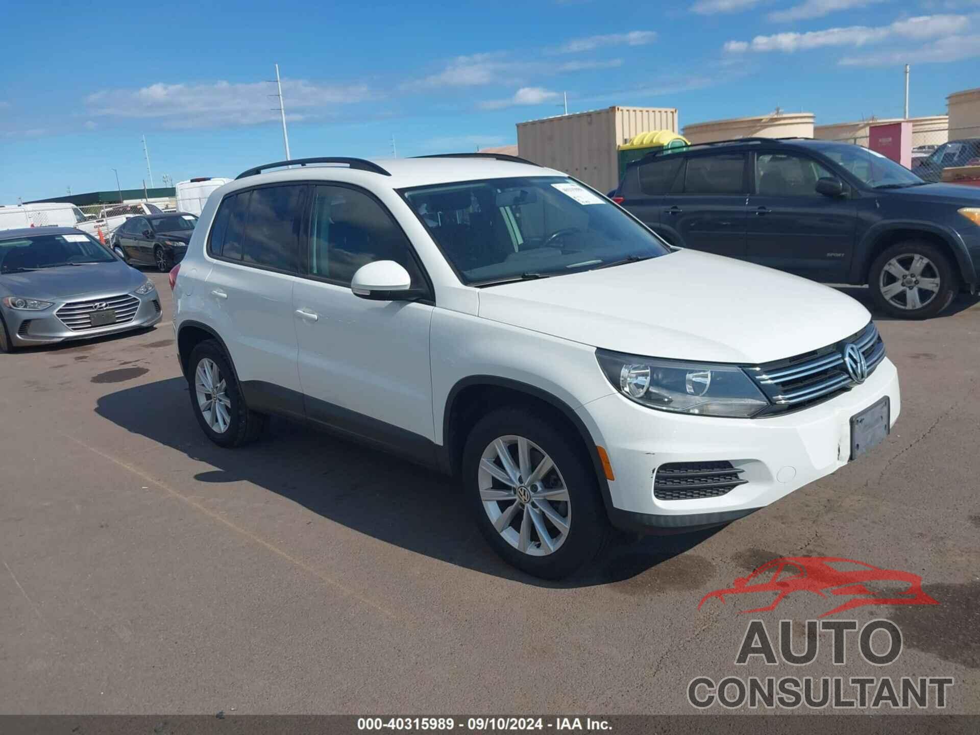 VOLKSWAGEN TIGUAN 2017 - WVGAV7AX2HK044748