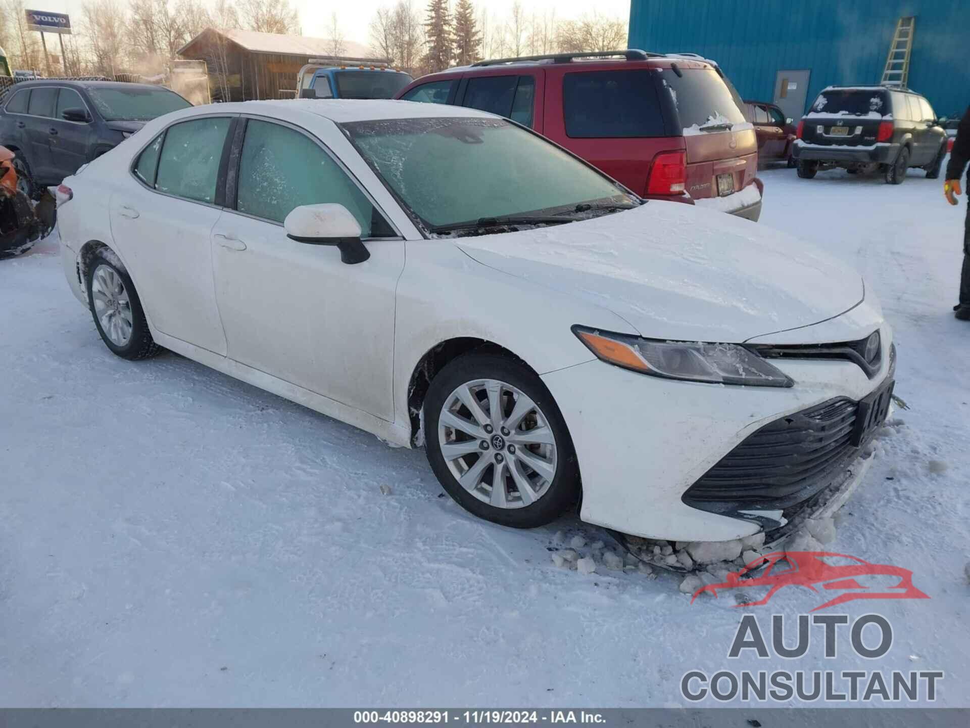 TOYOTA CAMRY 2018 - 4T1B11HK0JU106634