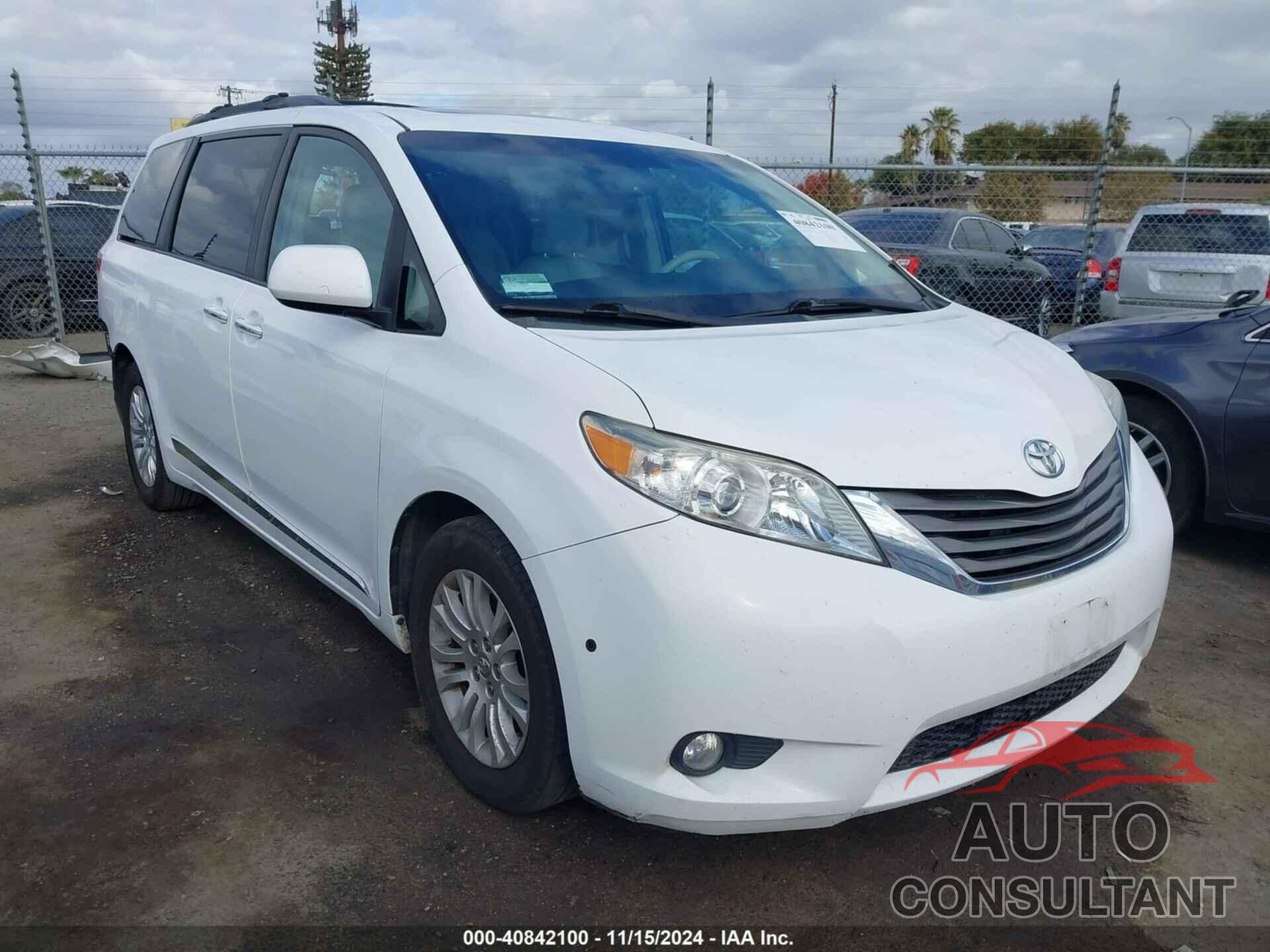 TOYOTA SIENNA 2013 - 5TDYK3DC3DS391196