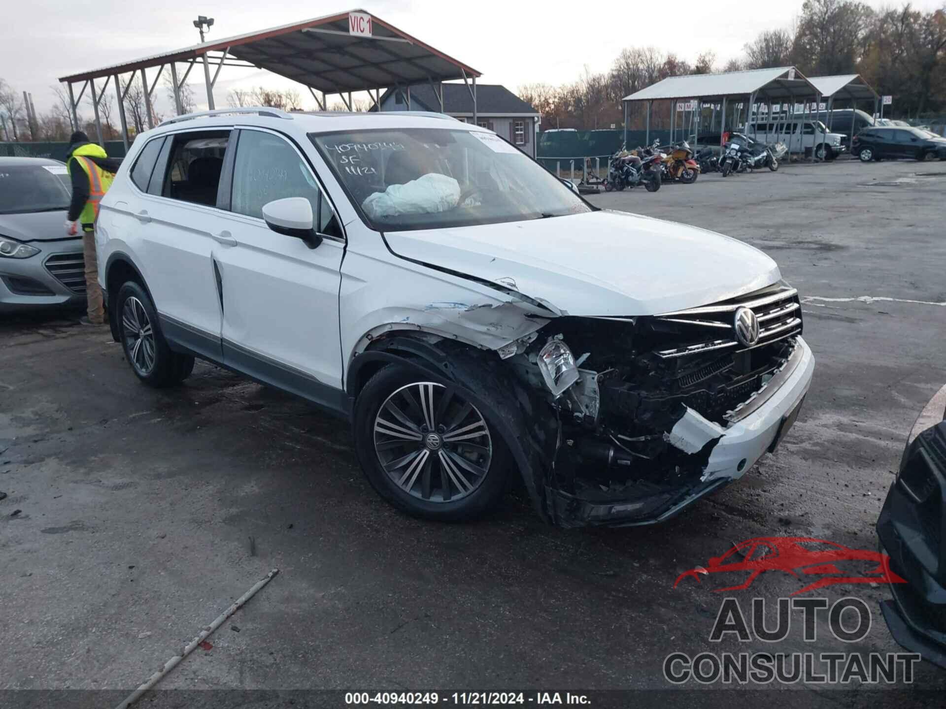 VOLKSWAGEN TIGUAN 2018 - 3VV2B7AX7JM214345