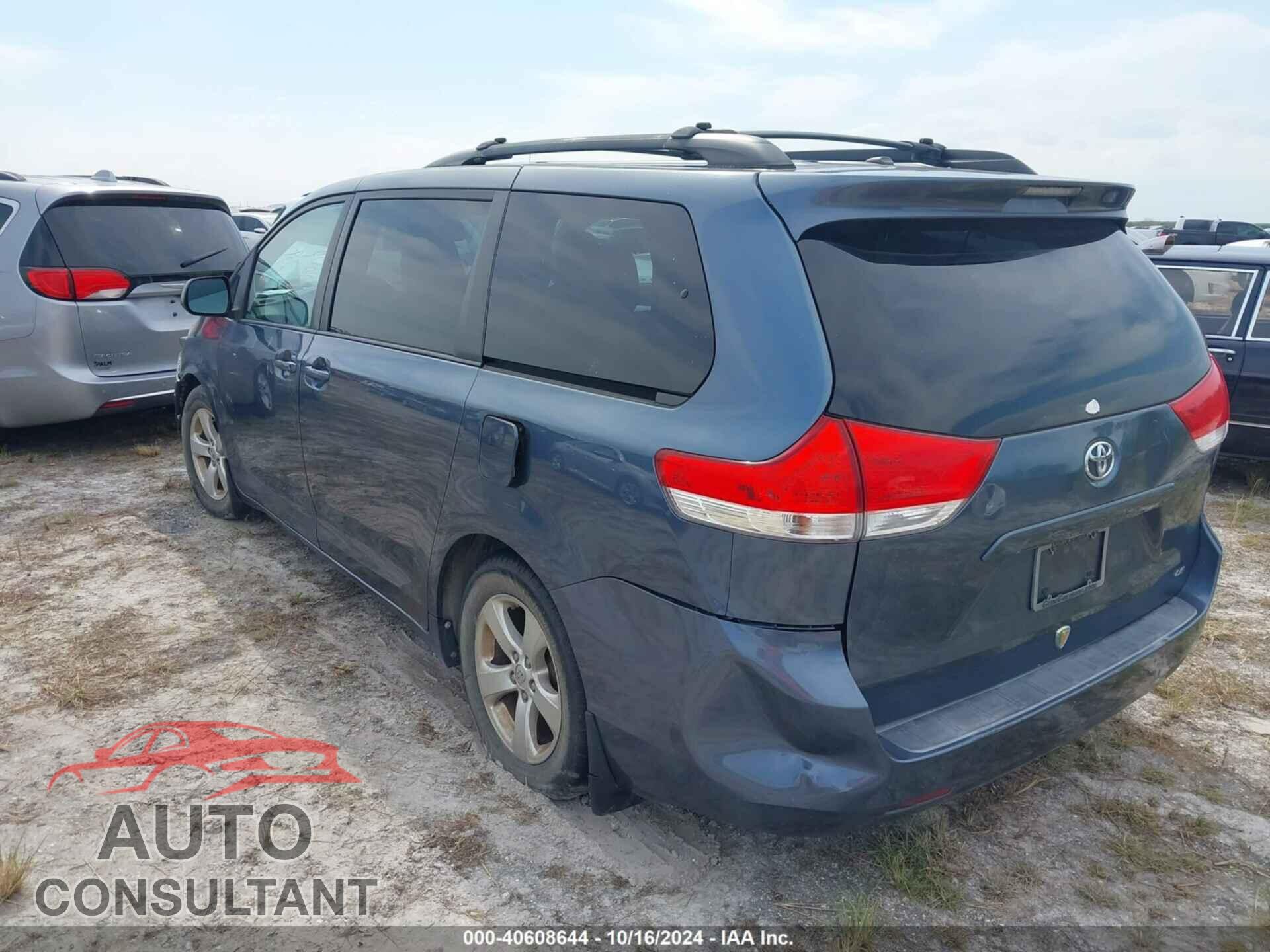 TOYOTA SIENNA 2013 - 5TDKK3DC8DS351329