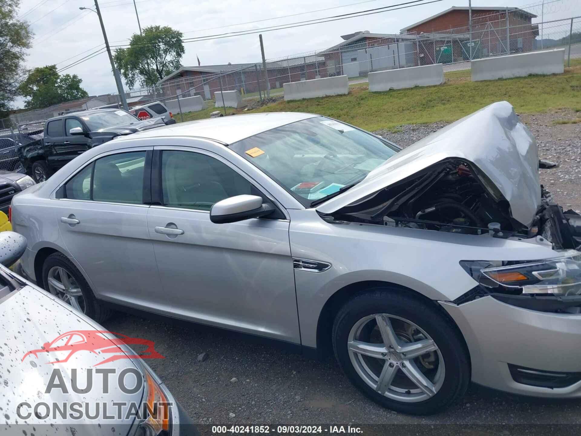 FORD TAURUS 2017 - 1FAHP2E83HG146488