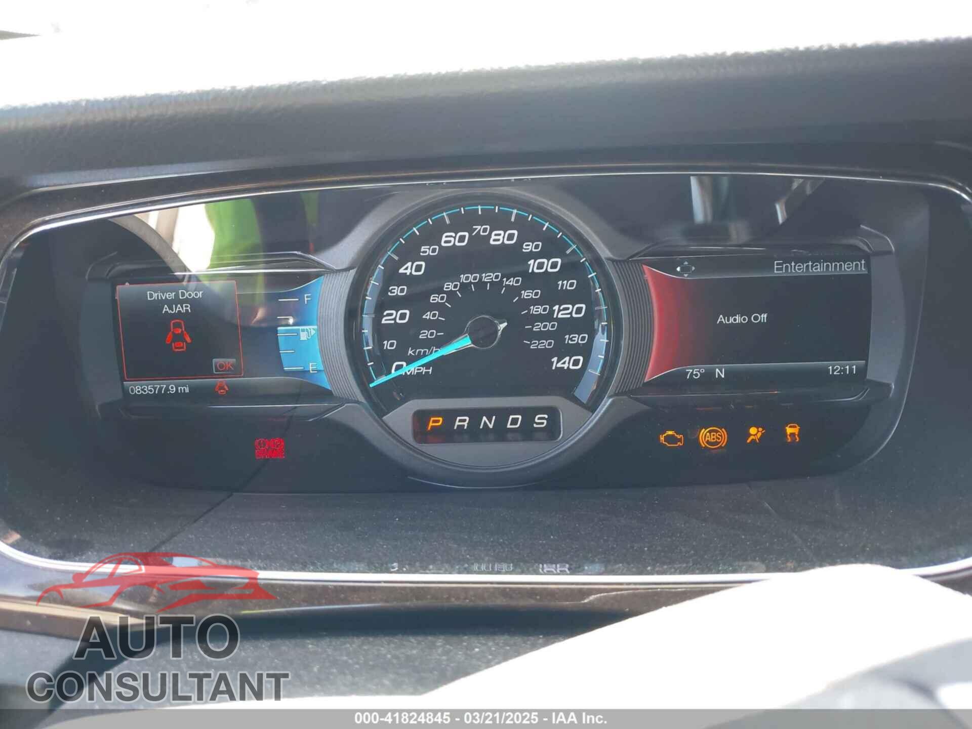FORD TAURUS 2018 - 1FAHP2F85JG118664