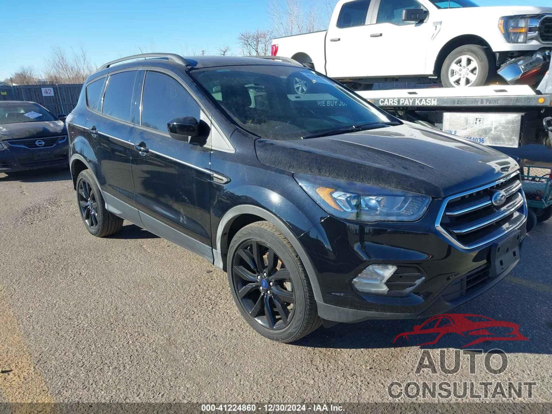 FORD ESCAPE 2017 - 1FMCU0GD6HUA20621