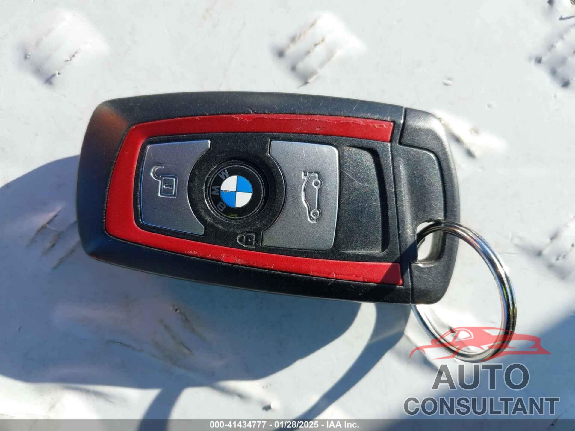BMW 328I 2013 - WBA3B5G51DNS04317