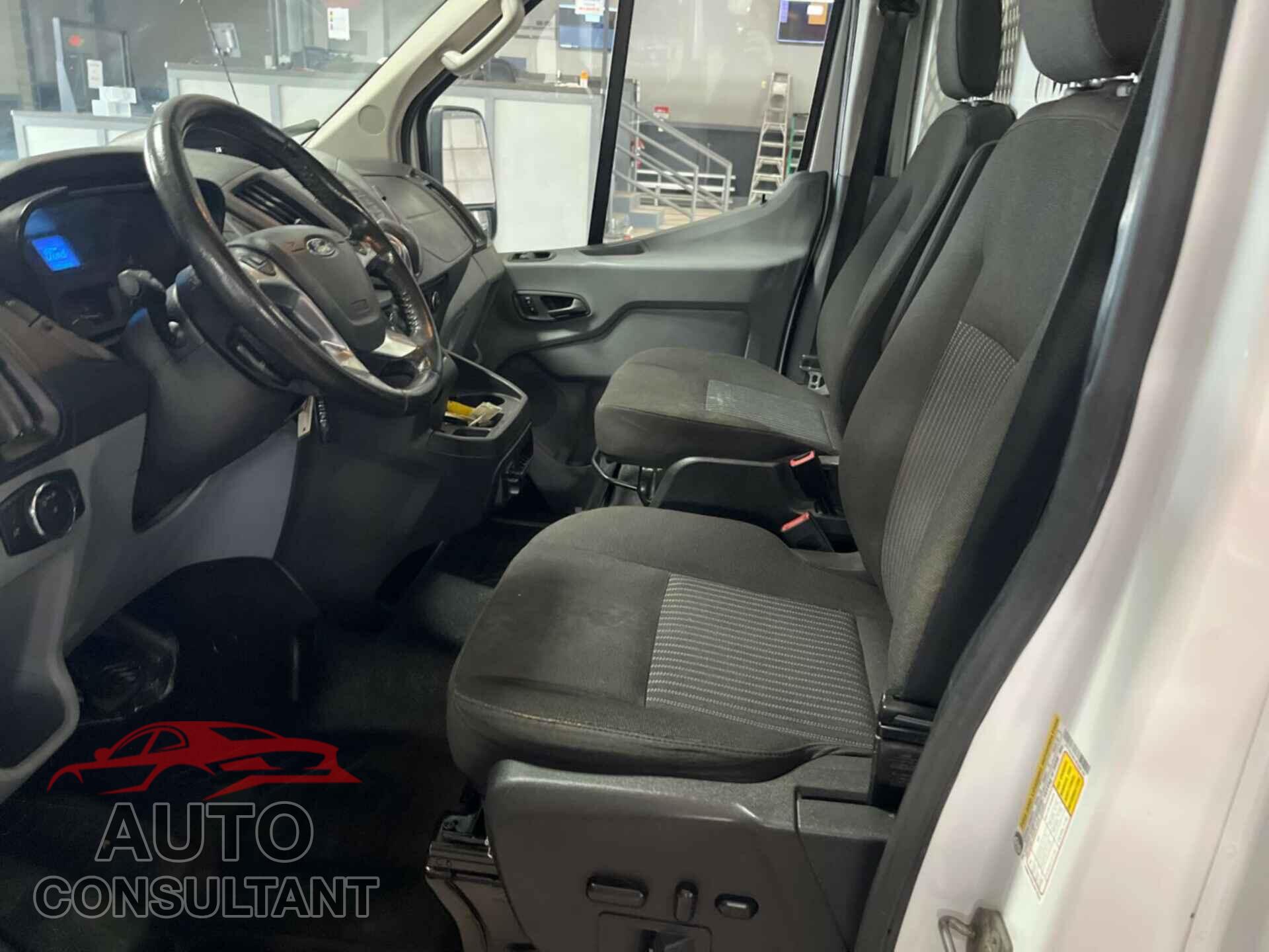 FORD TRANSIT 2017 - 1FTYR2CM1HKA89144