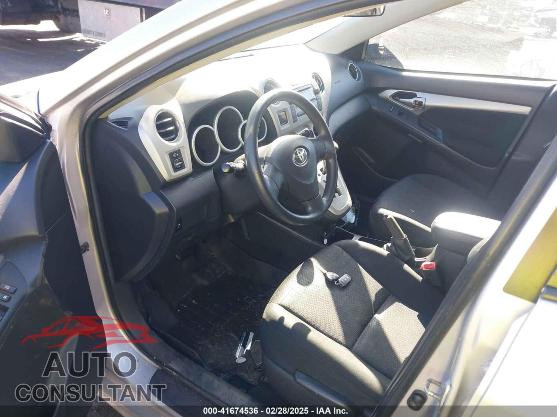 TOYOTA MATRIX 2010 - 2T1LE4EEXAC018331
