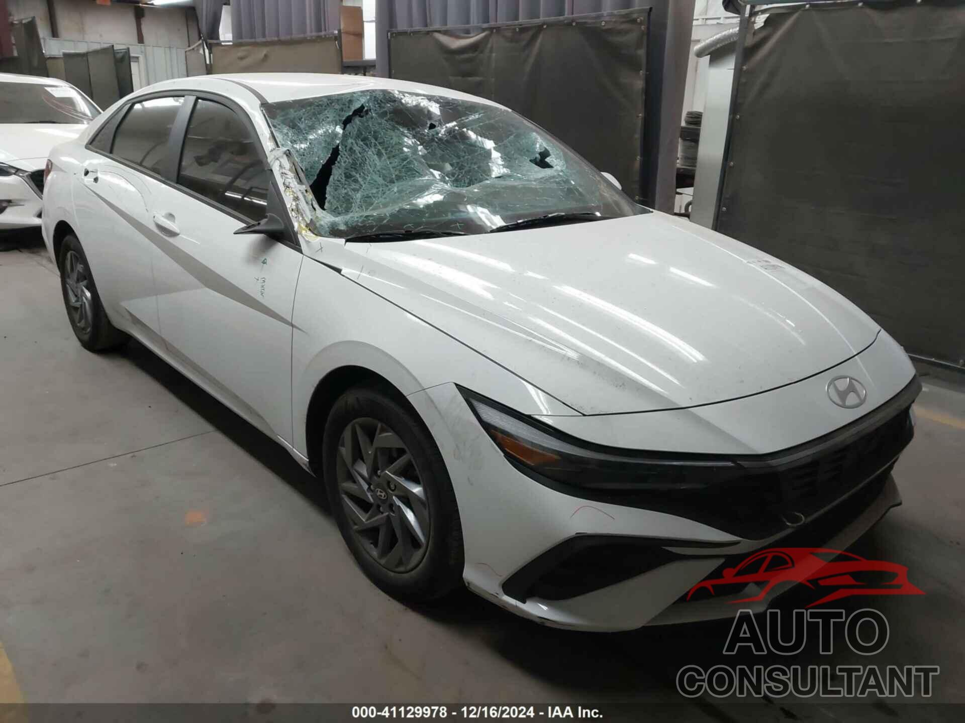 HYUNDAI ELANTRA 2024 - KMHLM4DG4RU741270