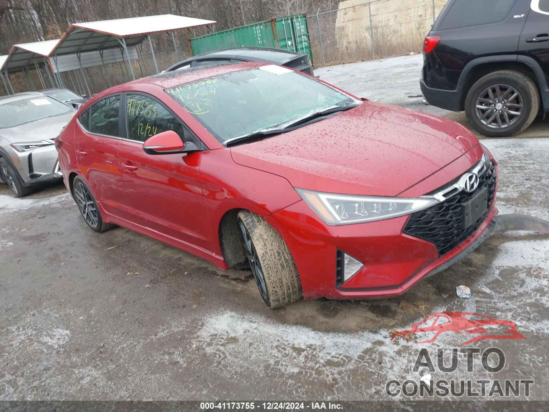 HYUNDAI ELANTRA 2019 - KMHD04LB9KU813625