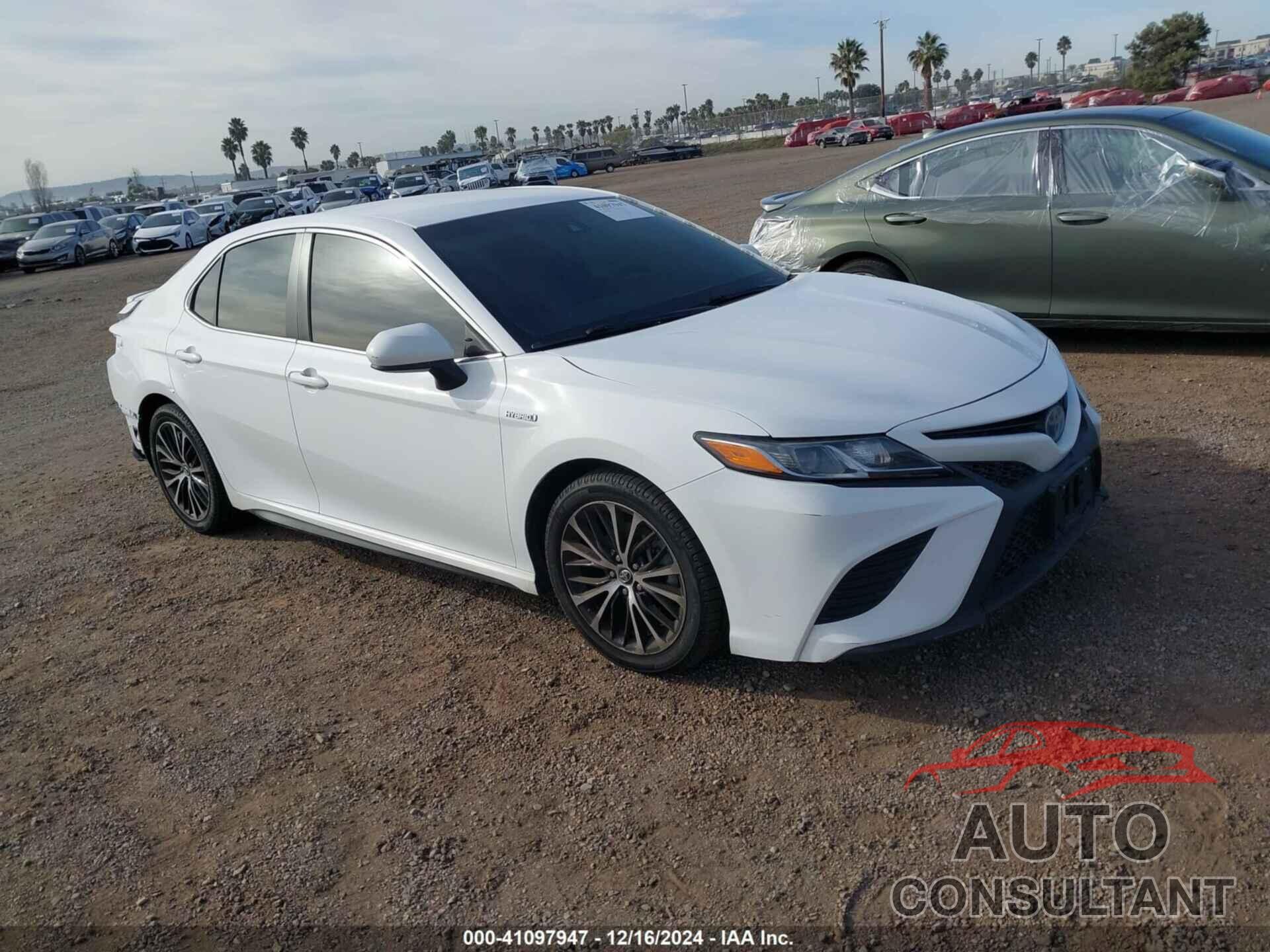 TOYOTA CAMRY HYBRID 2018 - 4T1B21HK6JU503794