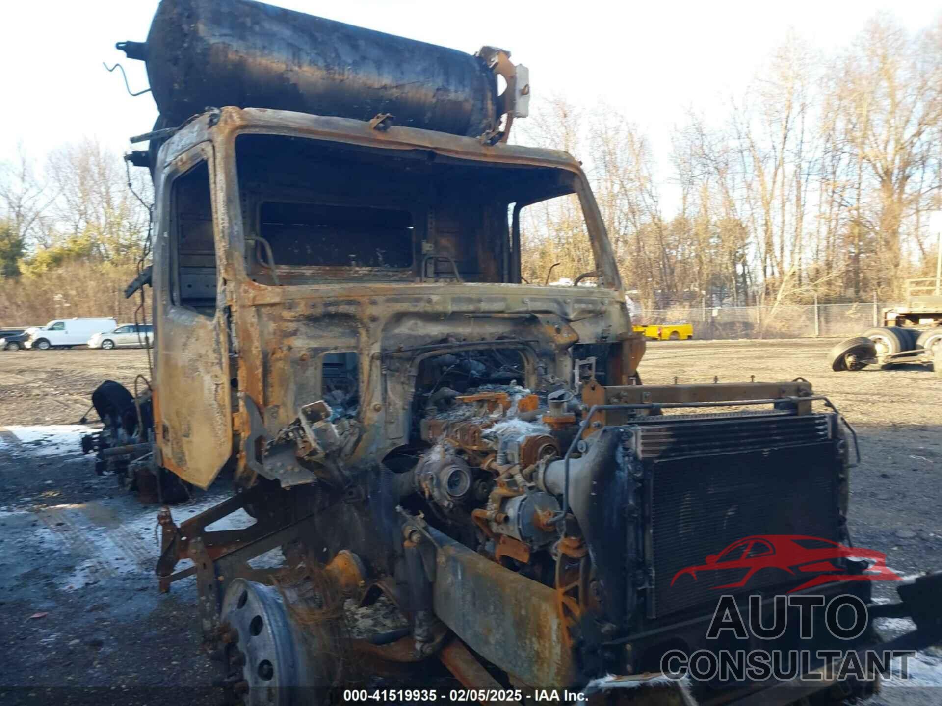 VOLVO VNL 2023 - 4V4NC9UG1PN335682
