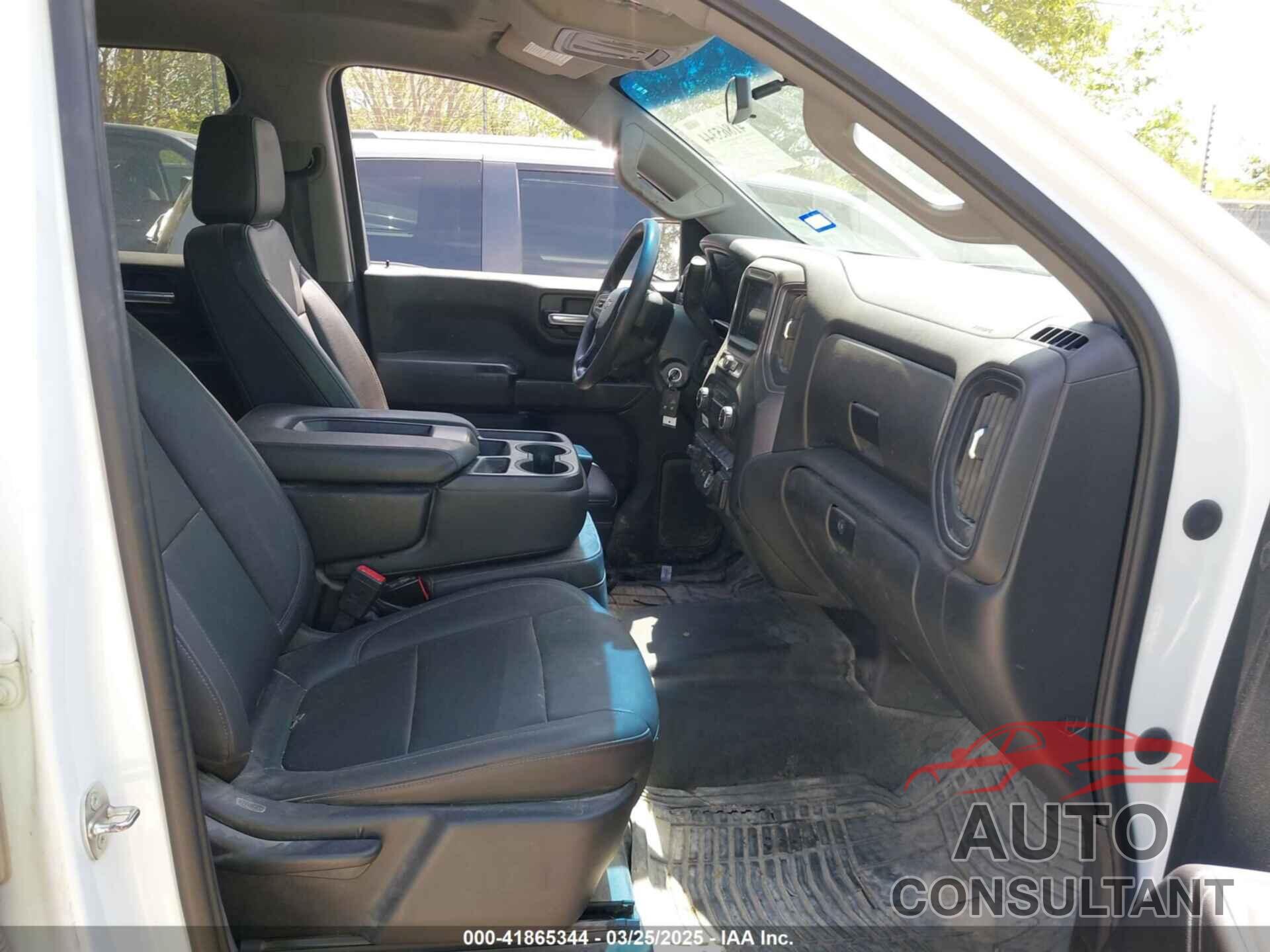 CHEVROLET SILVERADO 1500 2021 - 3GCUYAEF8MG240248