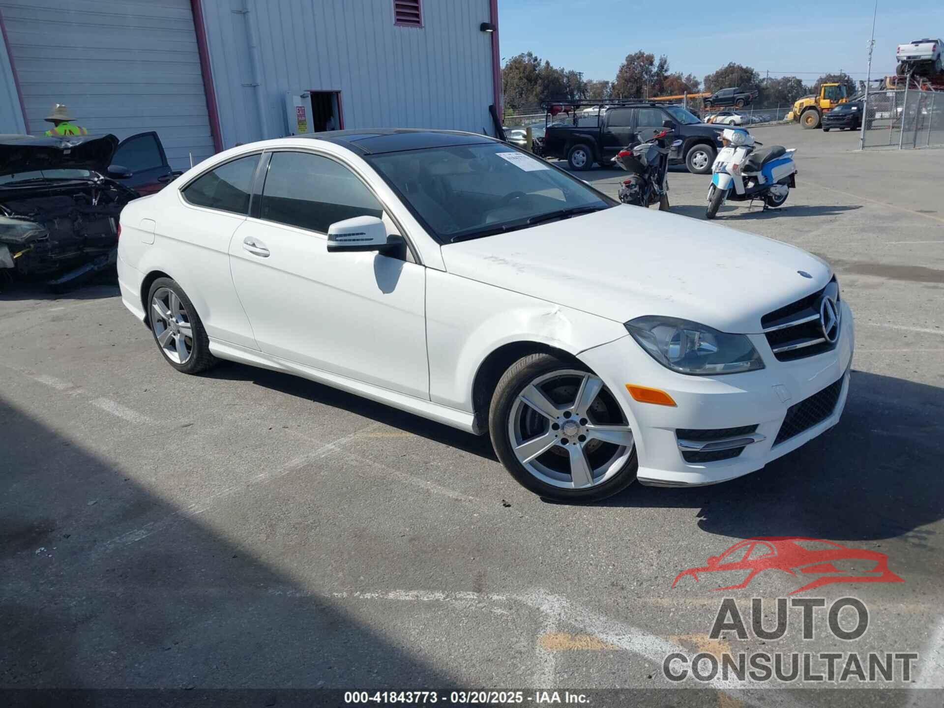 MERCEDES-BENZ C 250 2015 - WDDGJ4HB5FG387742