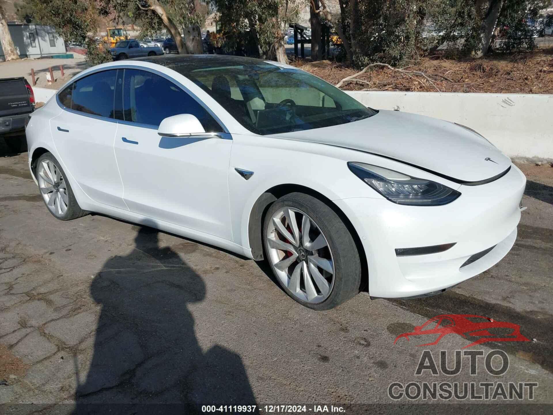 TESLA MODEL 3 2018 - 5YJ3E1EB5JF084379