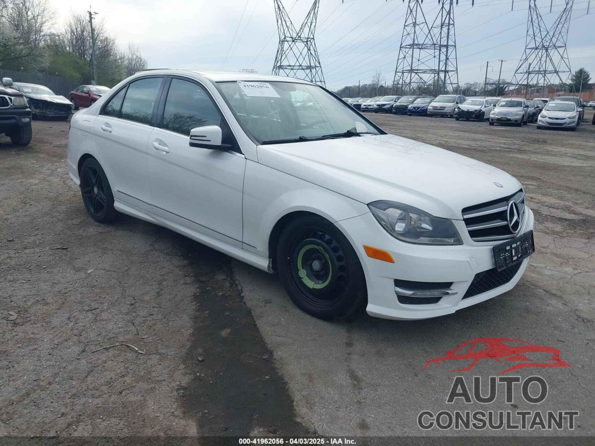 MERCEDES-BENZ C 300 2013 - WDDGF8ABXDR259100