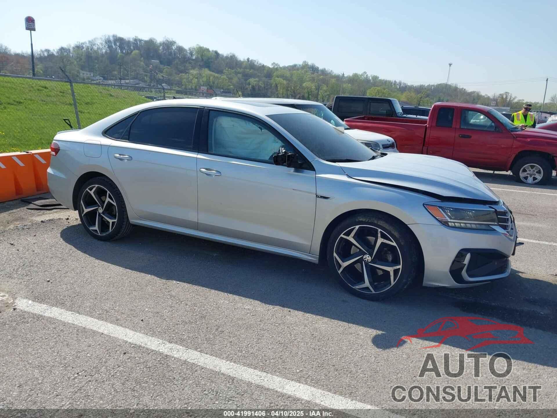 VOLKSWAGEN PASSAT 2020 - 1VWMA7A38LC018908
