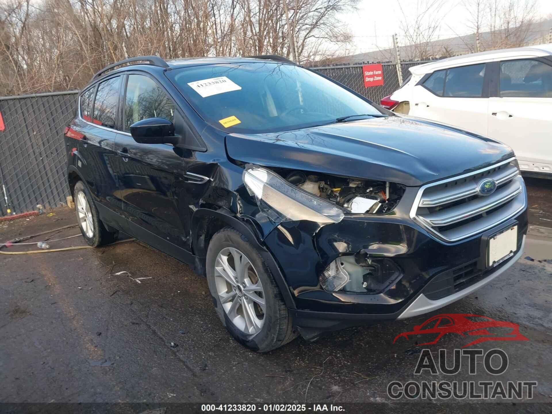 FORD ESCAPE 2017 - 1FMCU9G95HUE35784