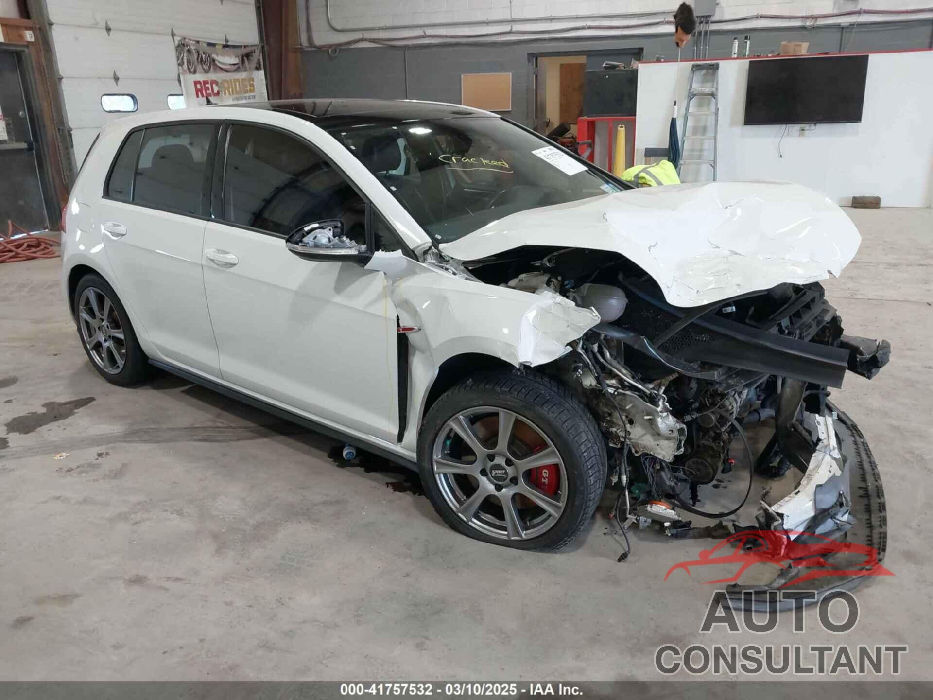 VOLKSWAGEN GOLF GTI 2018 - 3VW547AU6JM267272