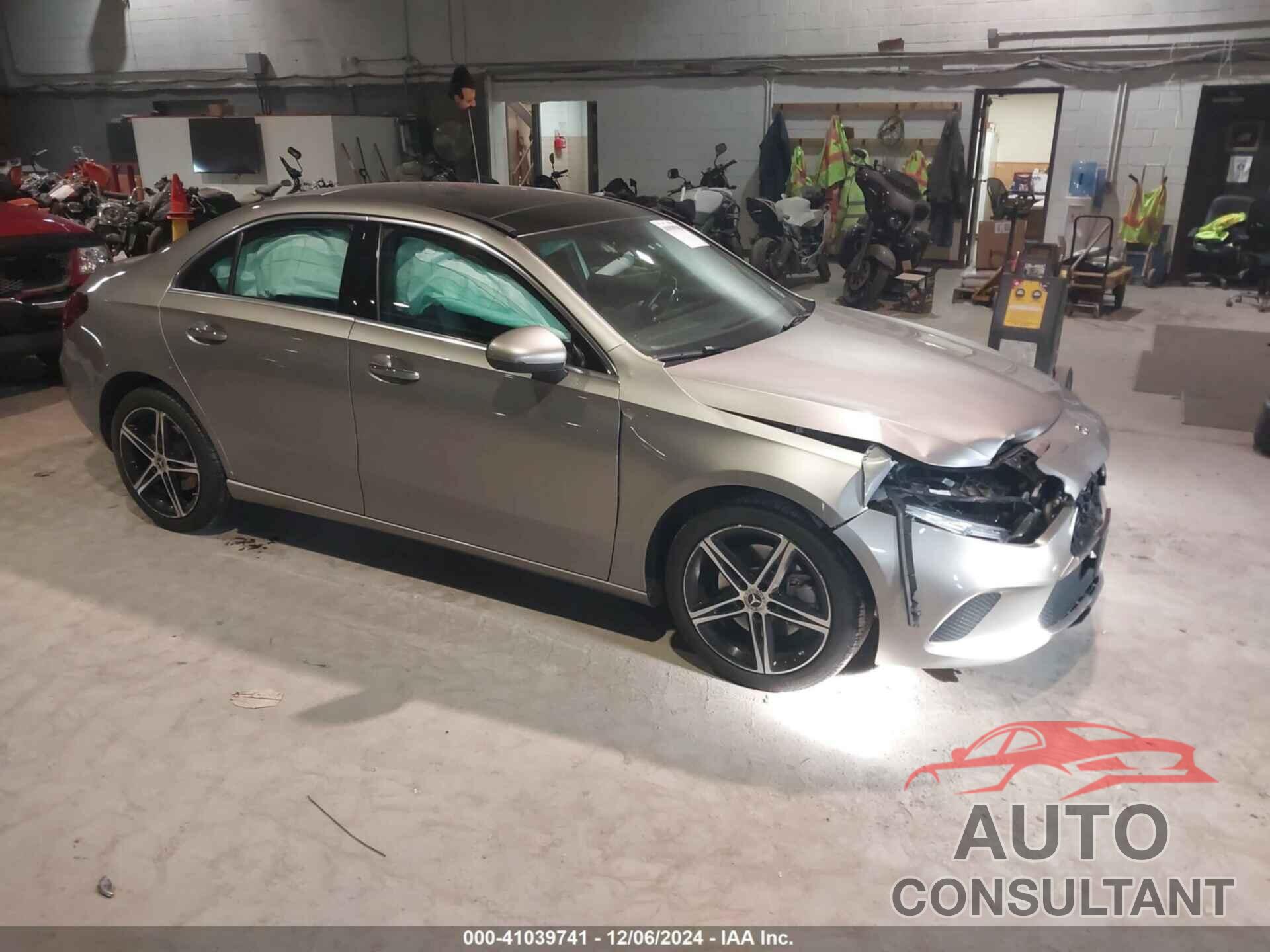 MERCEDES-BENZ A 220 2019 - WDD3G4FB0KW035538