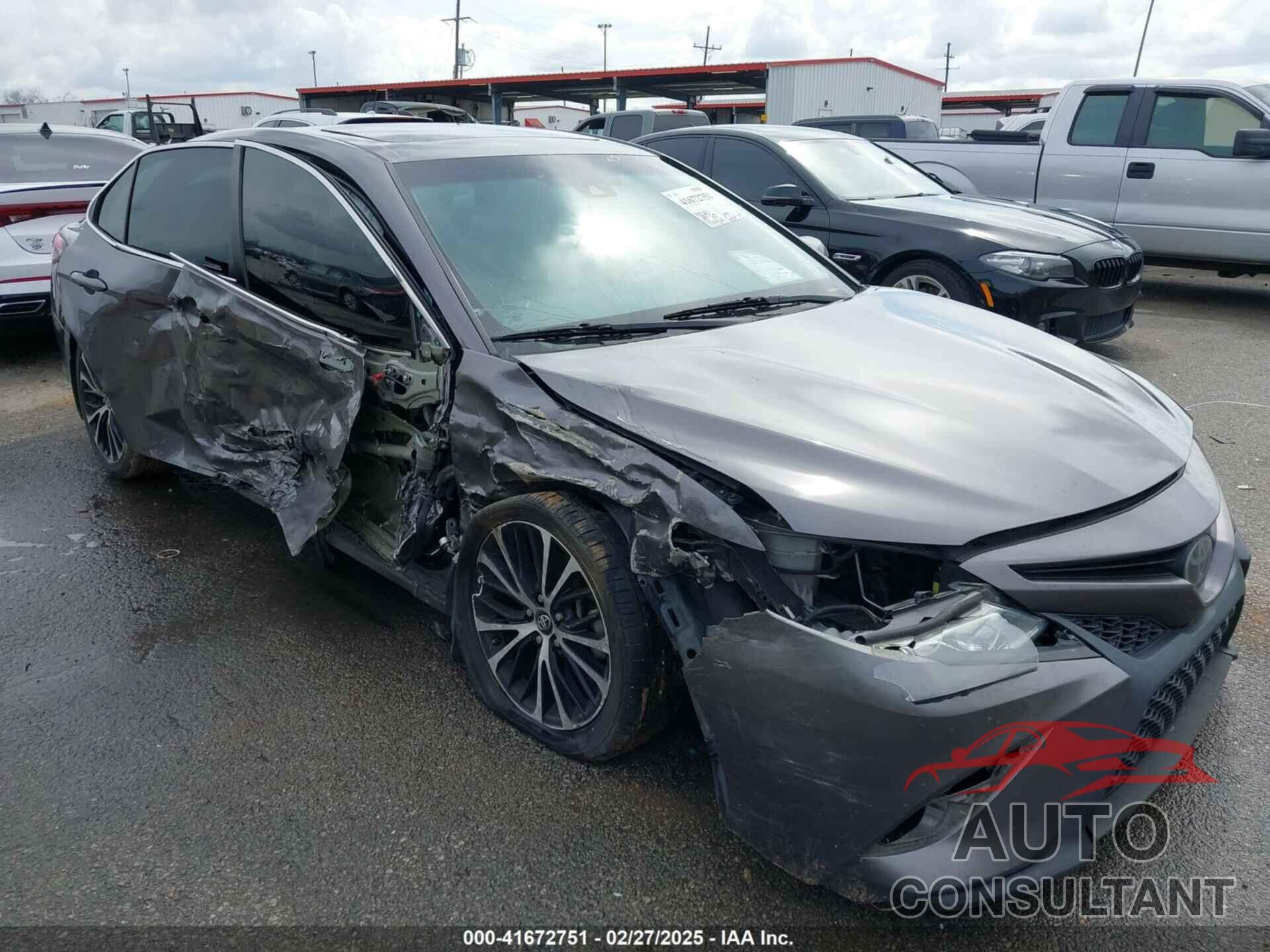 TOYOTA CAMRY 2018 - 4T1B11HK8JU635944