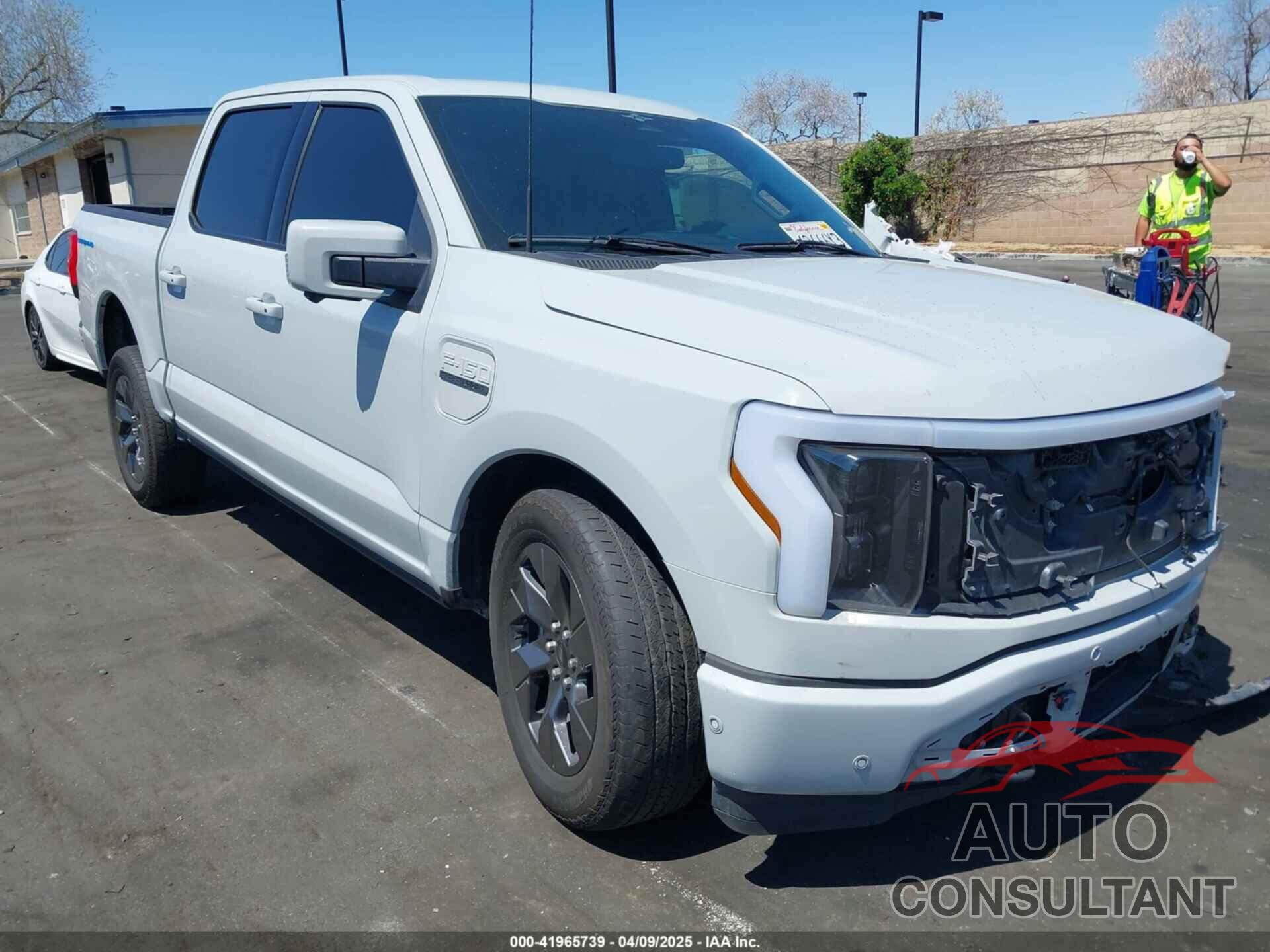 FORD F-150 LIGHTNING 2023 - 1FTVW1EV6PWG58783
