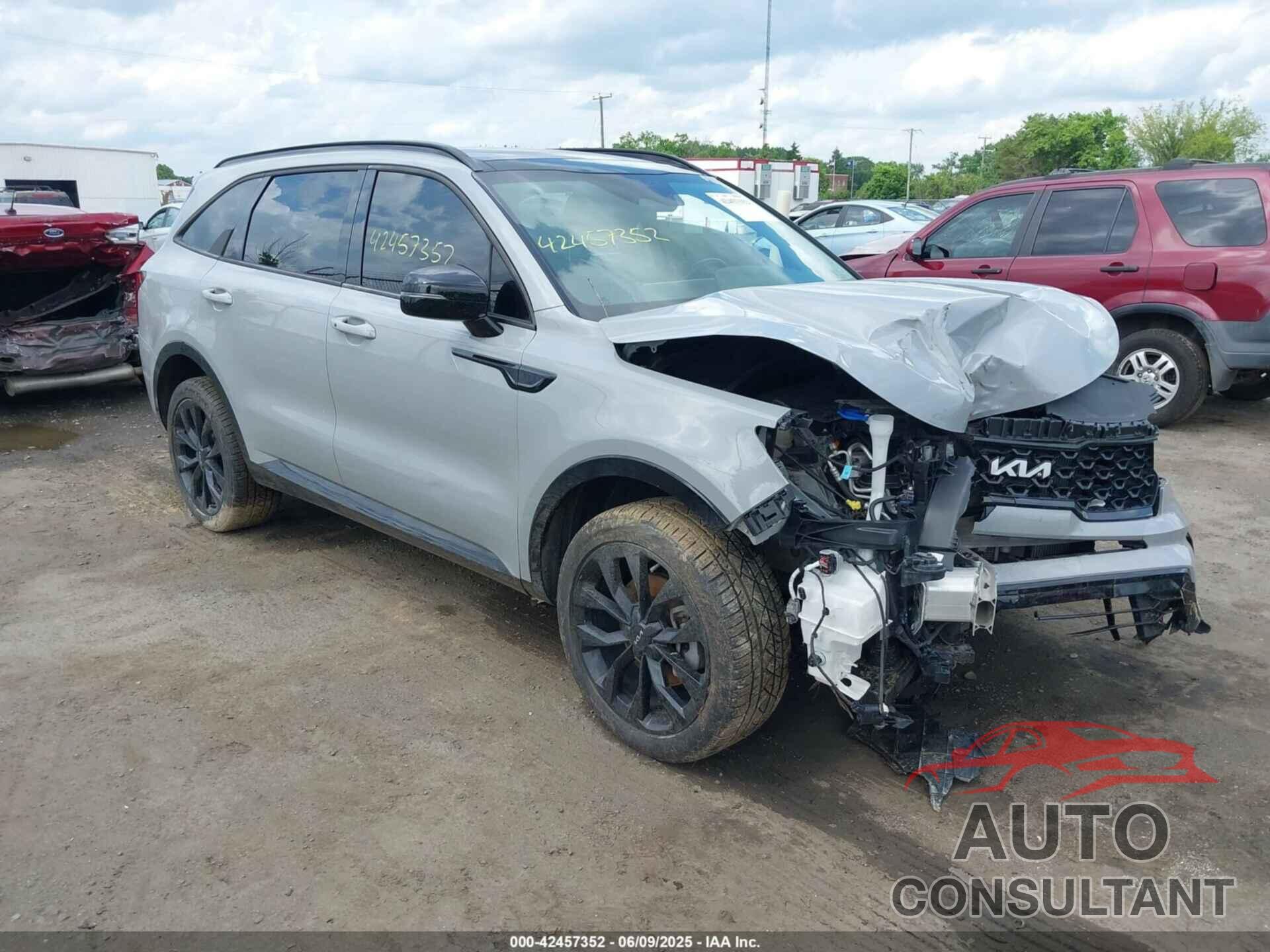 KIA SORENTO 2022 - 5XYRKDLF9NG117053