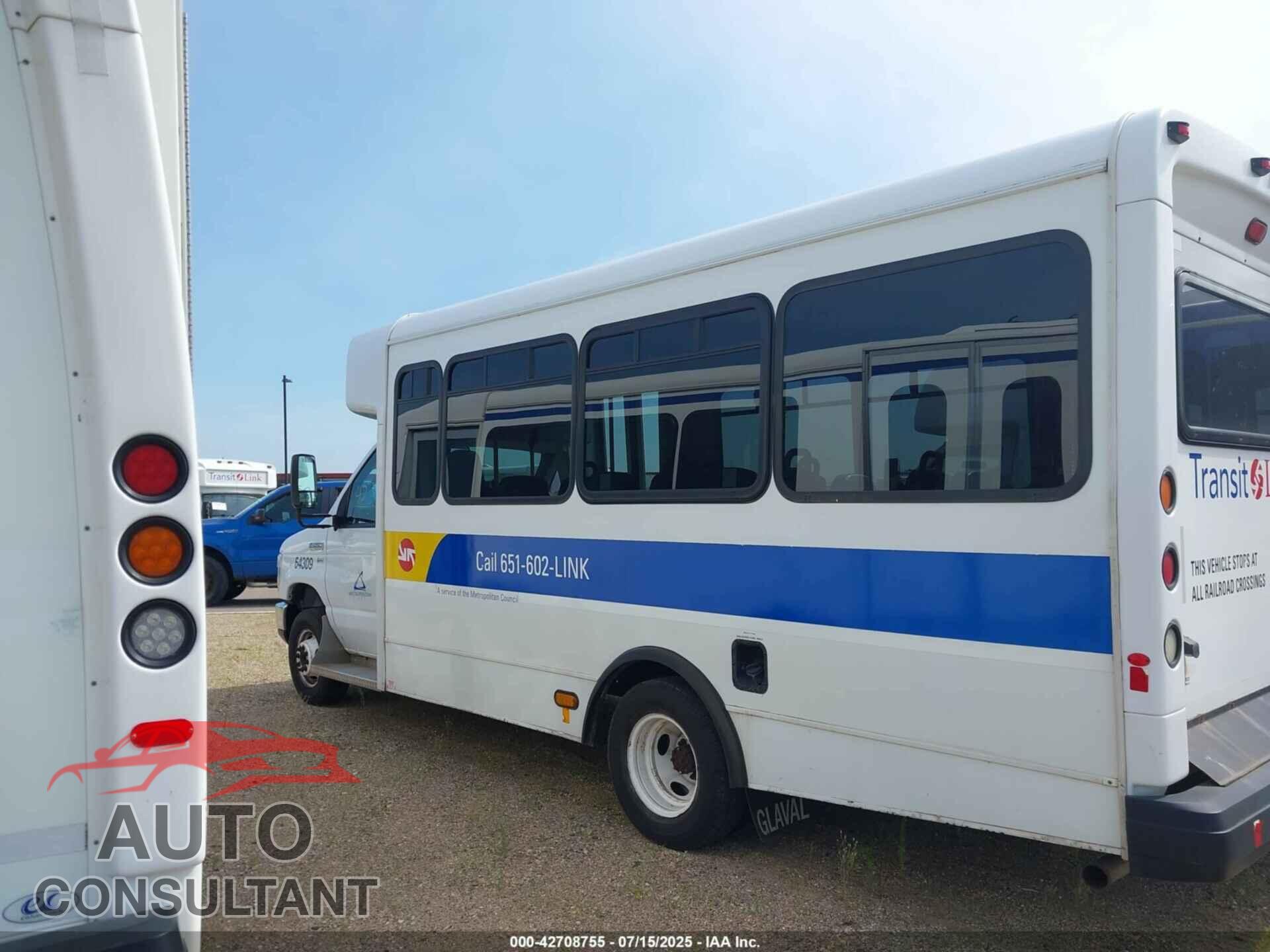 FORD ECONOLINE 2015 - 1FDEE4FL2FDA23826