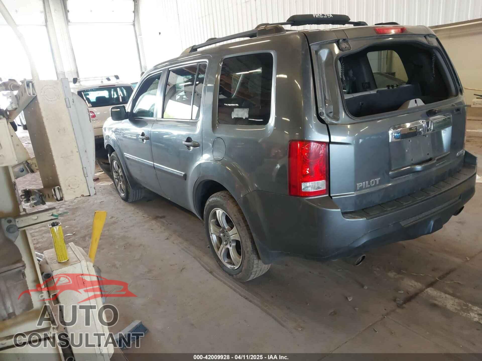 HONDA PILOT 2013 - 5FNYF4H45DB015200