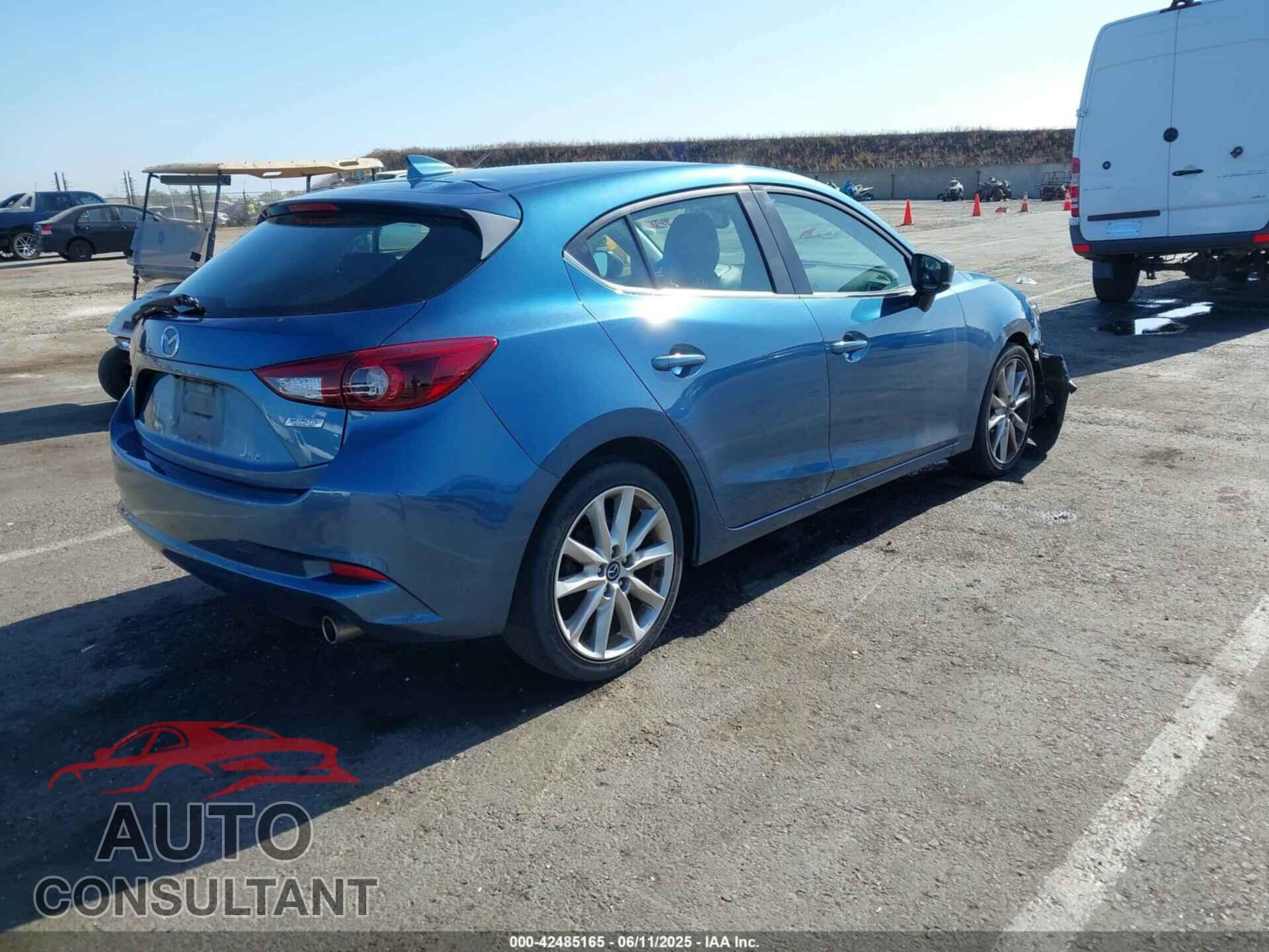 MAZDA MAZDA3 2017 - 3MZBN1M3XHM128675