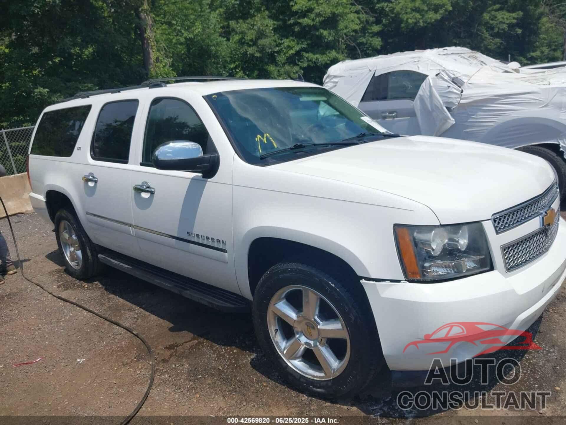 CHEVROLET SUBURBAN 1500 2013 - 1GNSKKE75DR216584