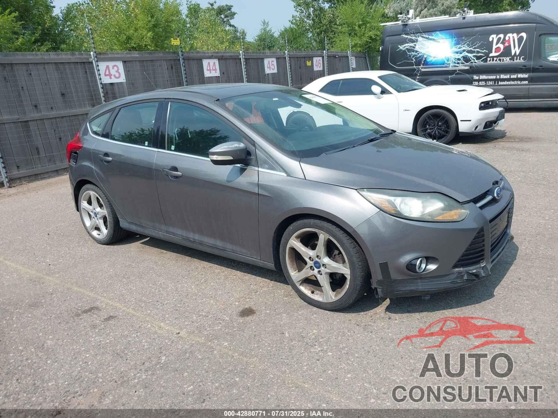 FORD FOCUS 2012 - 1FAHP3N25CL352154