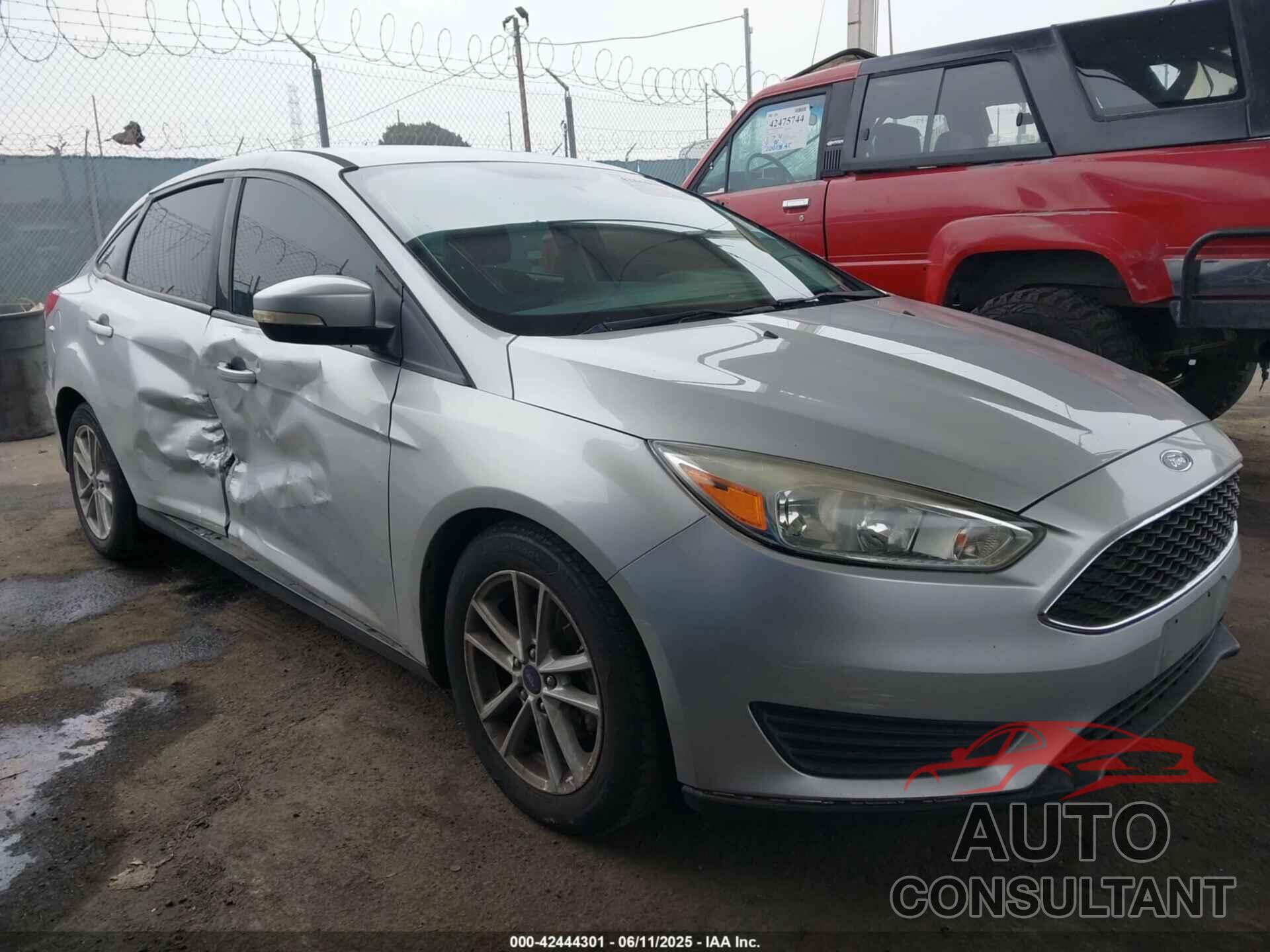 FORD FOCUS 2015 - 1FADP3F28FL327458