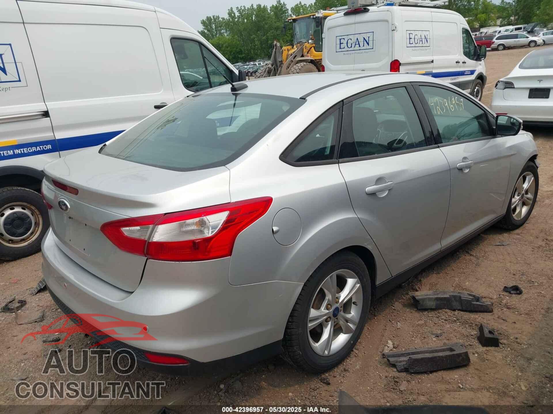 FORD FOCUS 2014 - 1FADP3F25EL392492