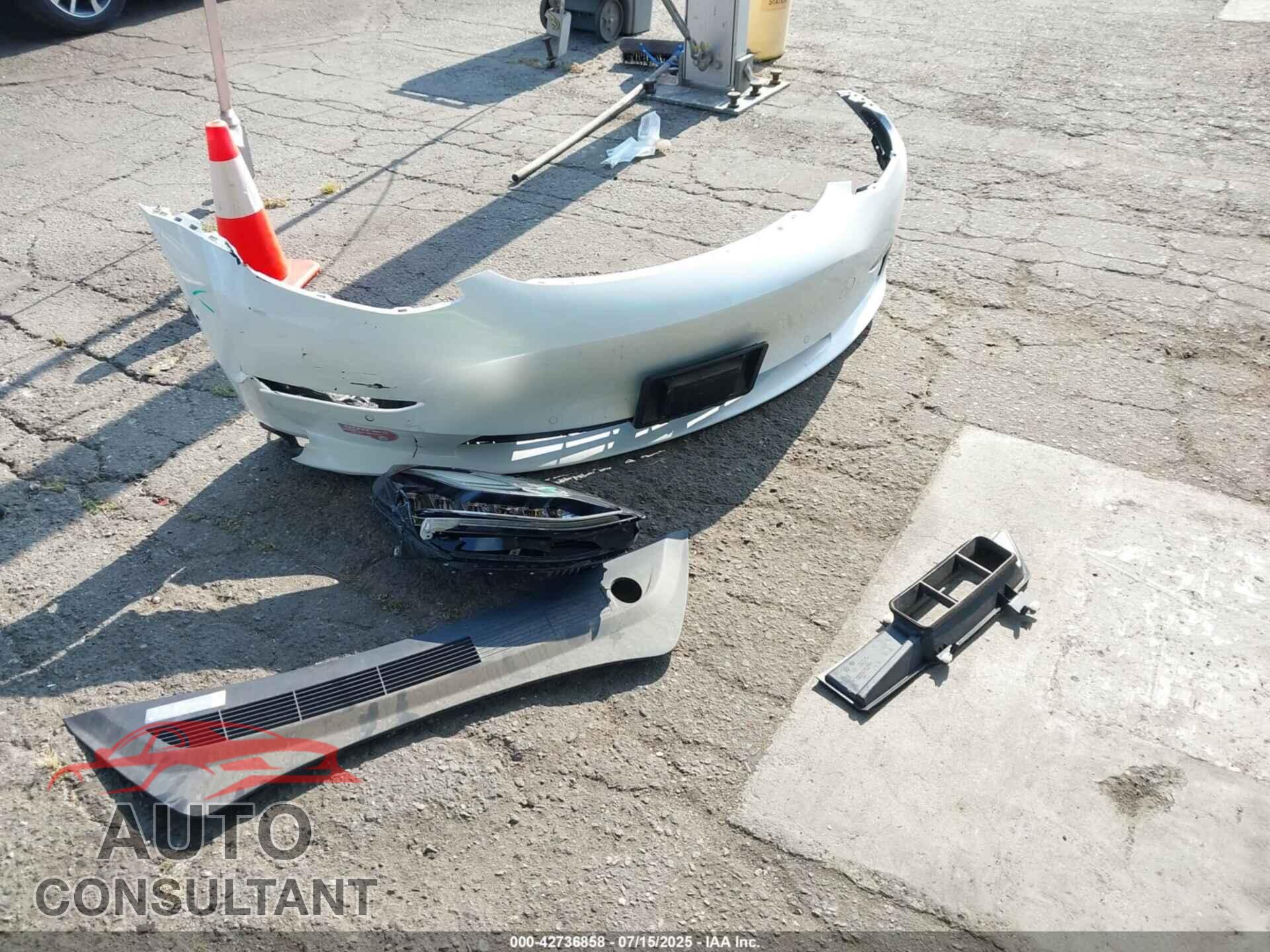 TESLA MODEL 3 2018 - 5YJ3E1EA7JF044277