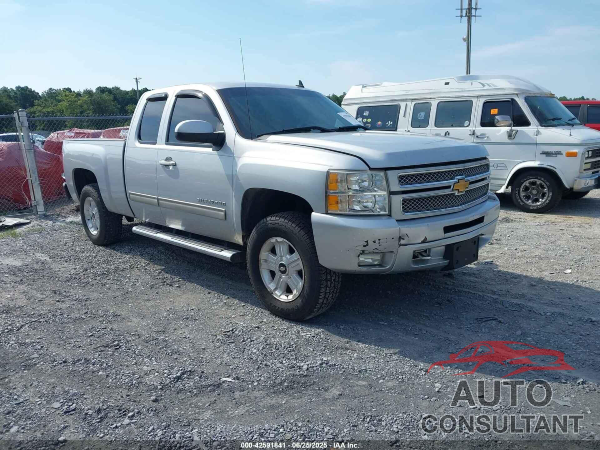 CHEVROLET SILVERADO 1500 2013 - 1GCRKSE76DZ414100