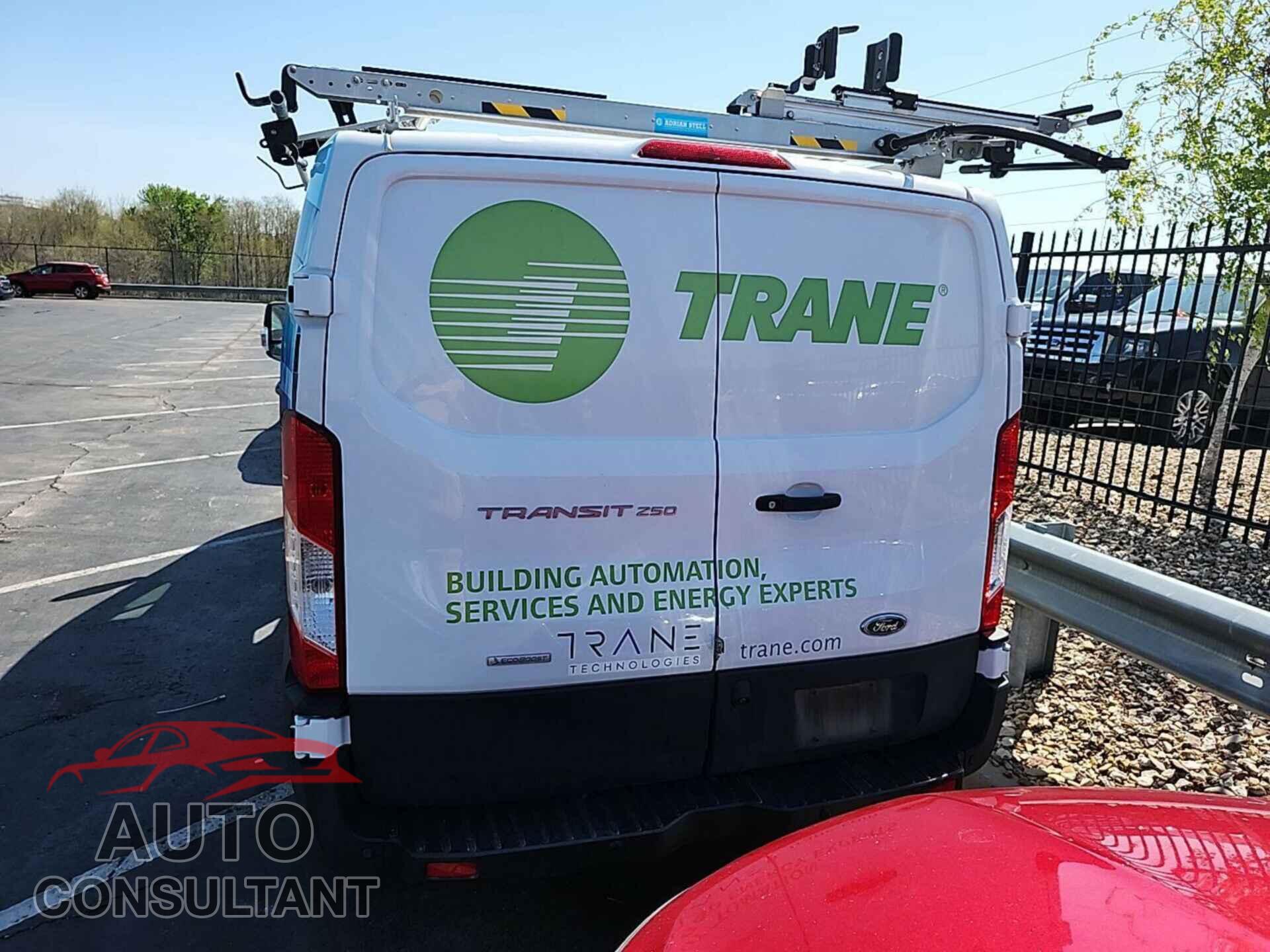 FORD TRANSIT 2019 - 1FTYR1YG7KKB43504