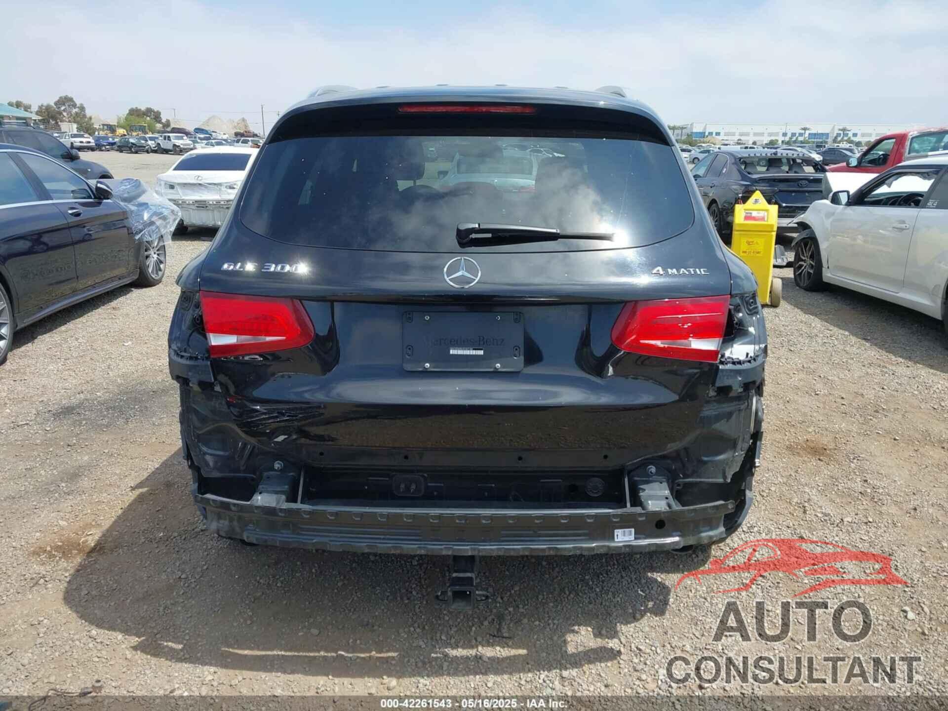 MERCEDES-BENZ GLC 300 2016 - WDC0G4KB6GF087180