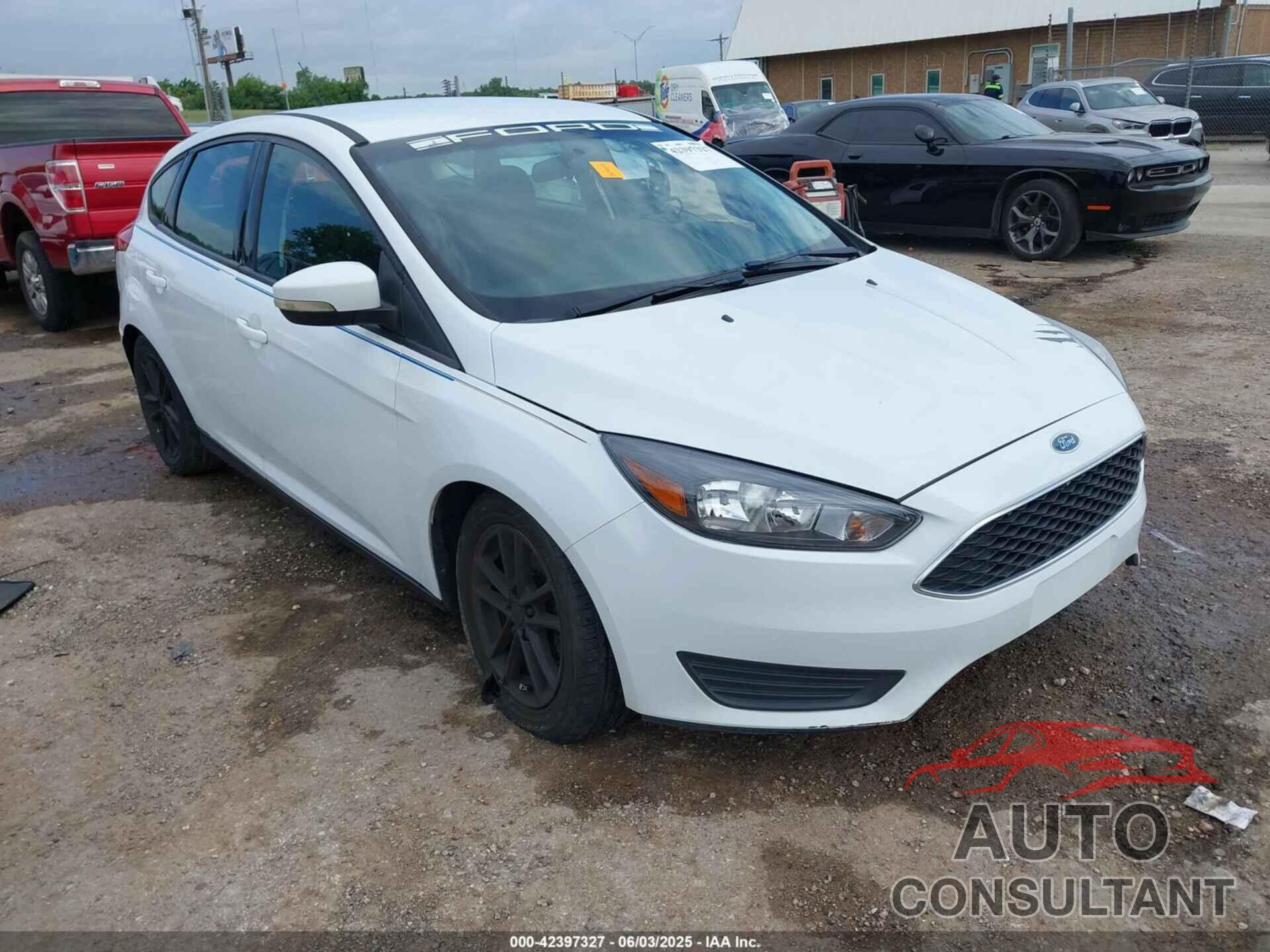 FORD FOCUS 2016 - 1FADP3K28GL283310
