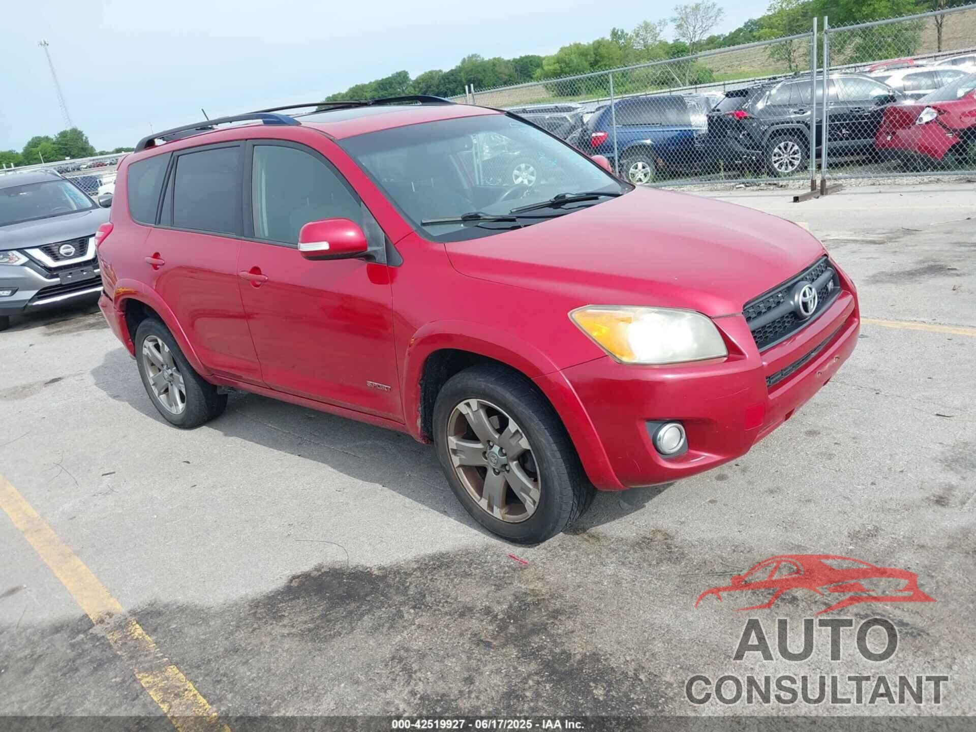 TOYOTA RAV4 2011 - JTMRK4DVXB5101924
