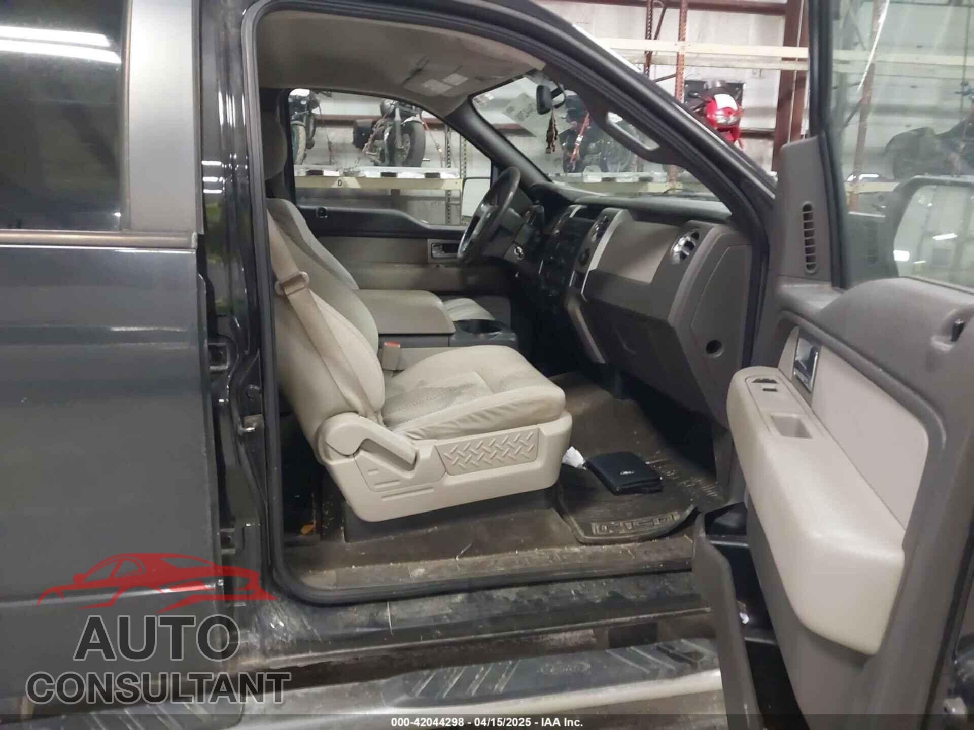 FORD F-150 2010 - 1FTFW1EV5AFD42142