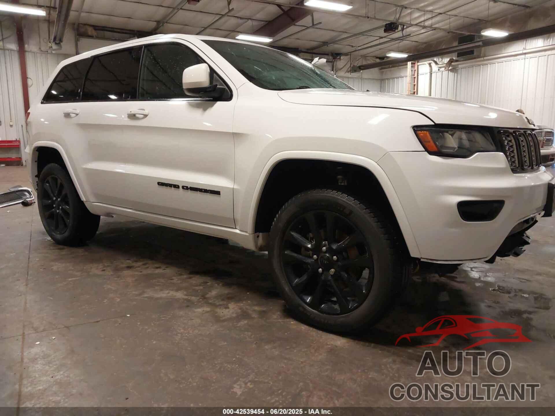 JEEP GRAND CHEROKEE 2018 - 1C4RJFAG0JC137622