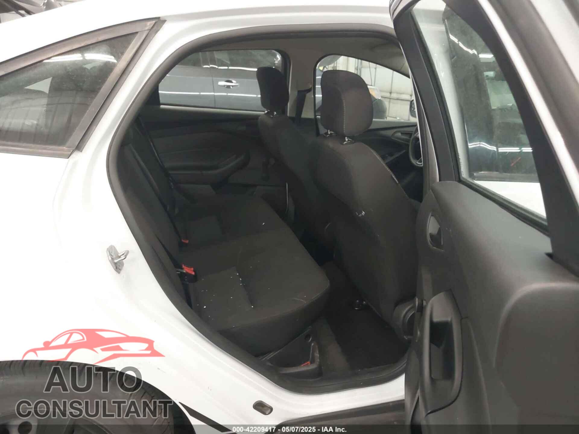 FORD FOCUS 2016 - 1FADP3E24GL339500