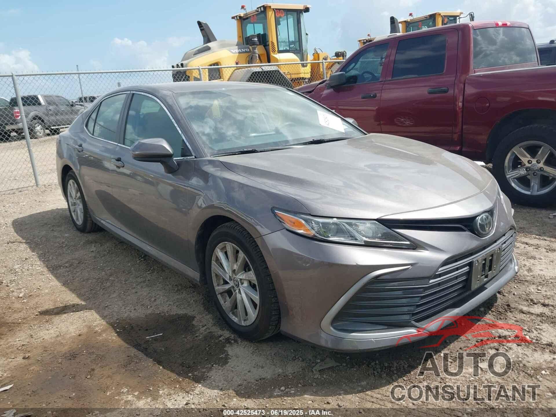 TOYOTA CAMRY 2022 - 4T1C11AK0NU711192