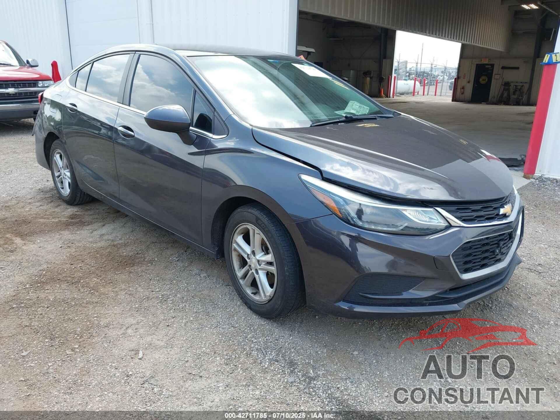CHEVROLET CRUZE 2017 - 1G1BE5SM8H7270838
