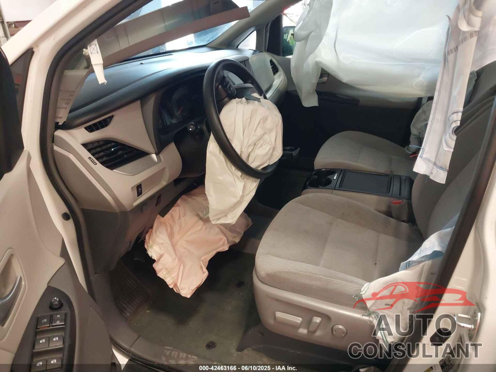 TOYOTA SIENNA 2017 - 5TDKZ3DC1HS825297